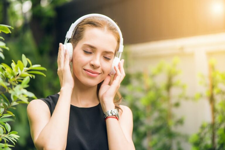 Avantages de la radio en ligne pour les auditeurs et radiodiffuseurs