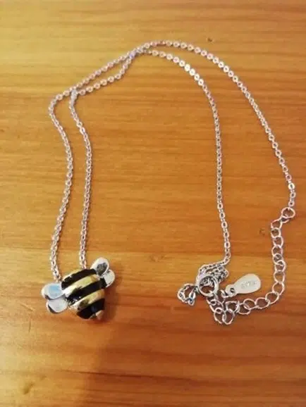 collier Season Bee 