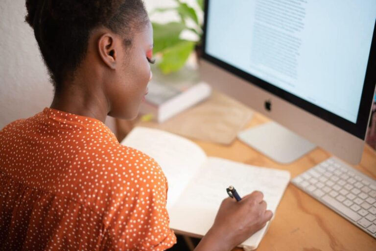 travailler sur sa thèse