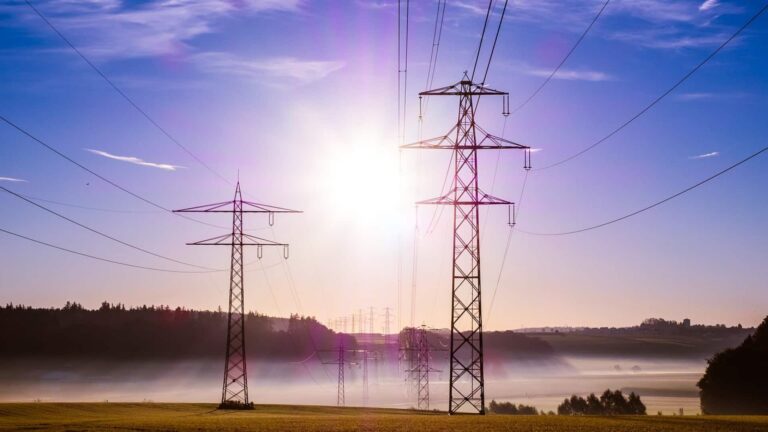 Explication simple du tarif d'utilisation des réseaux d'électricité