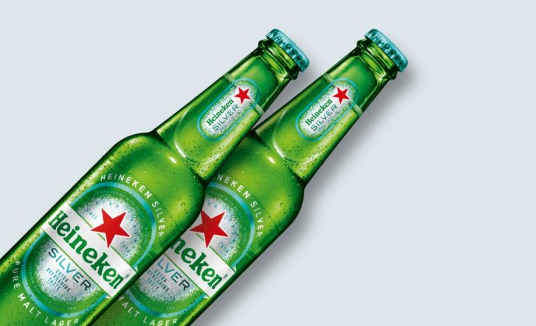 Vitrine réfrigérée Heineken avec bière fraîche et design moderne