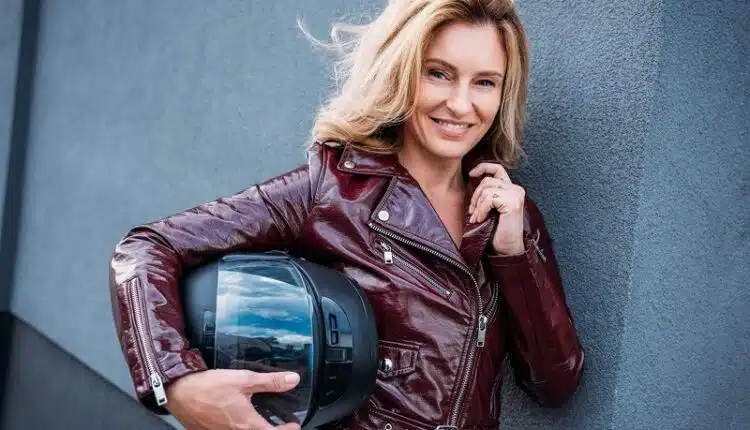 Casque moto femme : allier légèreté et design pour une sécurité optimisée au féminin