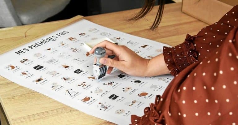 Affiche à dater de la marque Les Petites Dates pour célébrer les événements familiaux