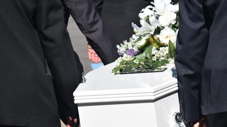 Organisation des obsèques pour un dernier hommage au défunt