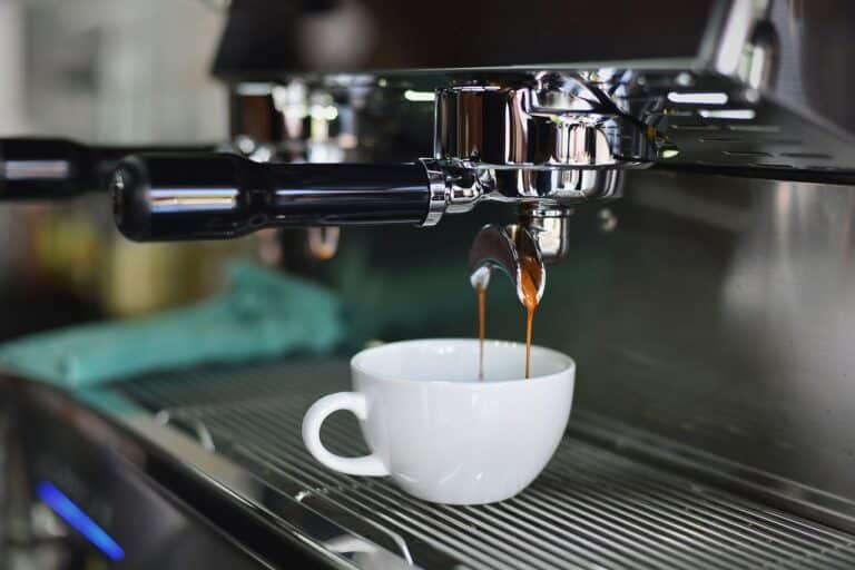 Machine à café en entreprise pour stimuler motivation et productivité