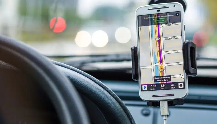 Comment choisir ses supports mobiles pour voiture ?