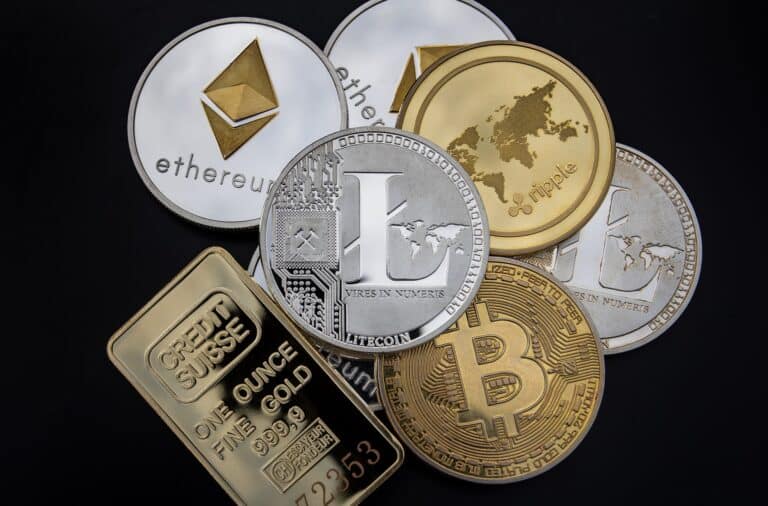 Mineur de crypto-monnaie utilisant un équipement spécialisé pour gagner de l'argent