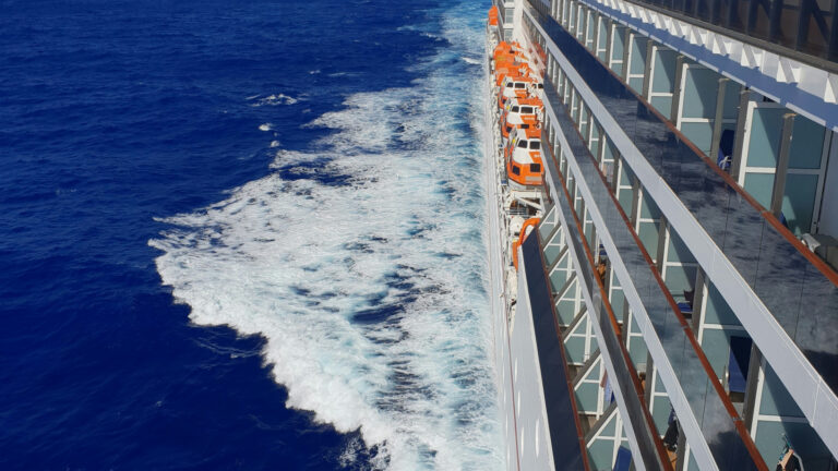 Découvrez les bateaux de croisière renommés pour des voyages inoubliables