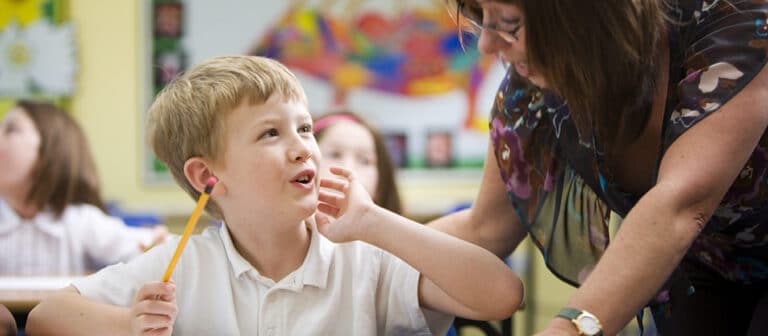 Différences entre dyspraxie verbale et dysphasie chez l'enfant