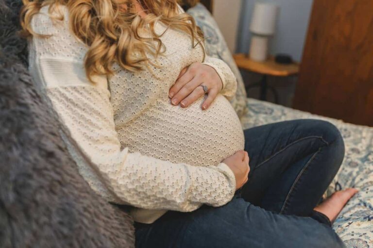 Bola de grossesse émettant des sons doux pour le développement du fœtus