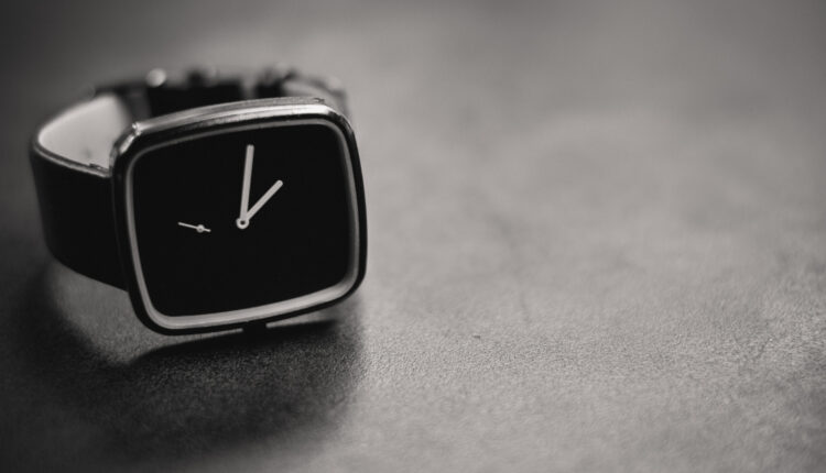 Montre de luxe au poignet : comment choisir un bracelet aussi performant qu’élégant ?