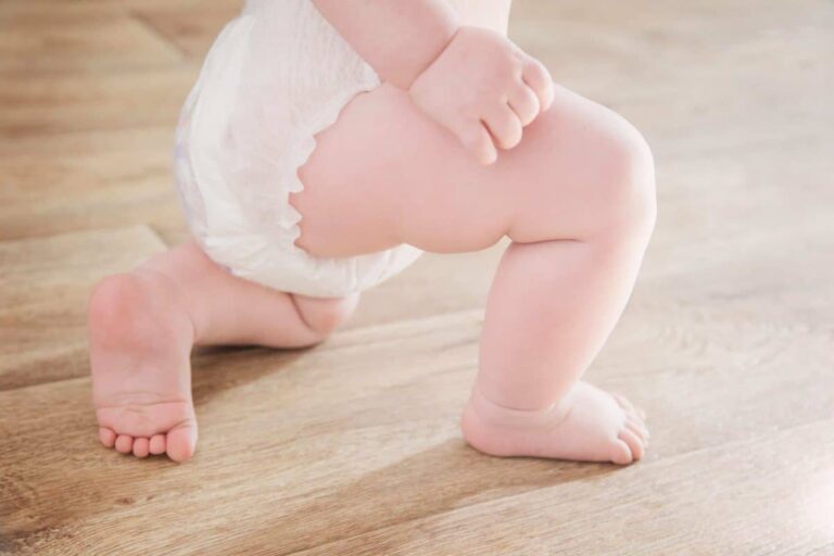 Couches Pampers avec des informations sur l'âge et le poids recommandés