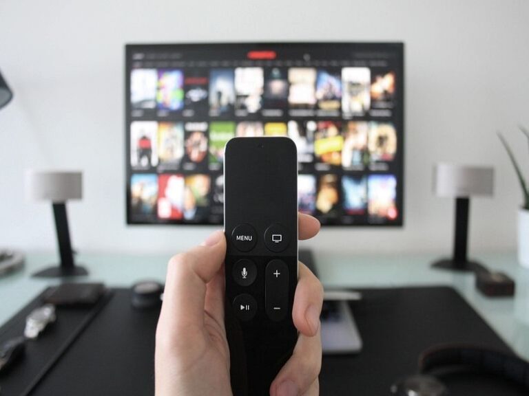 Avantages du TV Replay pour regarder des programmes à la demande